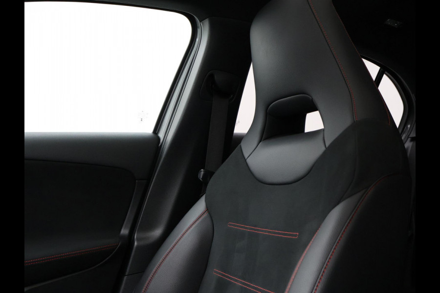 Mercedes-Benz A-Klasse 200 163 PK AUT. AMG NIGHT + PANORAMA | CAMERA | STOELVERW. | WIDESCREEN MBUX