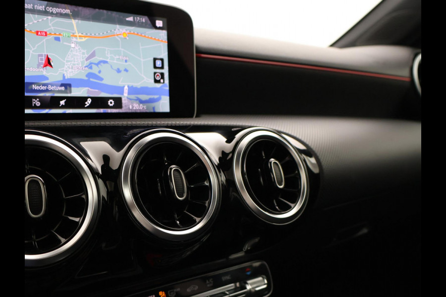 Mercedes-Benz A-Klasse 200 163 PK AUT. AMG NIGHT + PANORAMA | CAMERA | STOELVERW. | WIDESCREEN MBUX