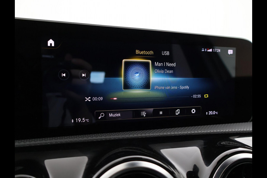 Mercedes-Benz A-Klasse 200 163 PK AUT. AMG NIGHT + PANORAMA | CAMERA | STOELVERW. | WIDESCREEN MBUX