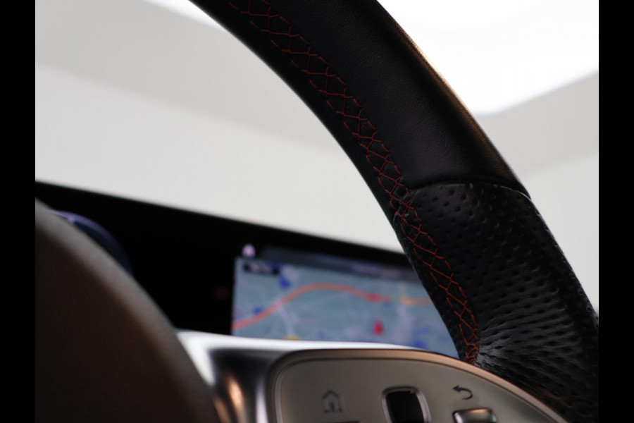 Mercedes-Benz A-Klasse 200 163 PK AUT. AMG NIGHT + PANORAMA | CAMERA | STOELVERW. | WIDESCREEN MBUX