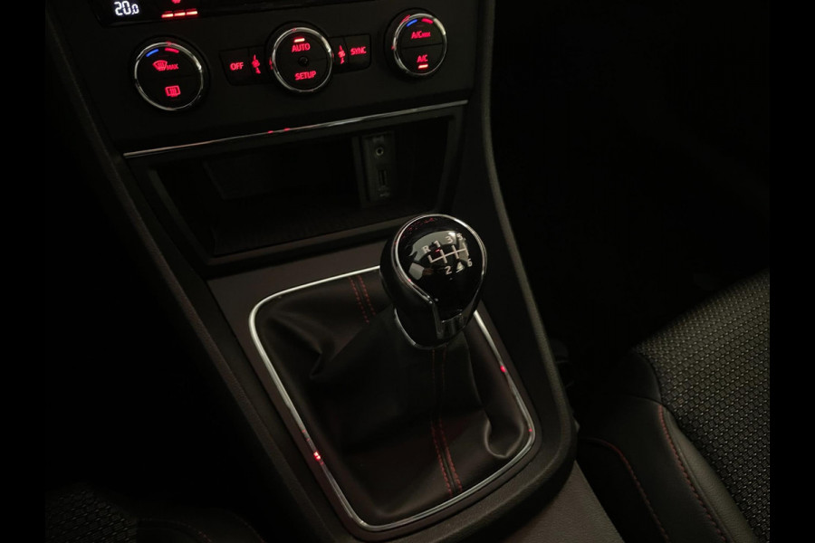 Seat León ST 1.4 TSI FR PANO AIRCO CLIMA NAVI CRUISE LED STOELVERW BLUETOOTH VELGEN SPORT INT ZEER NETTE AUTO