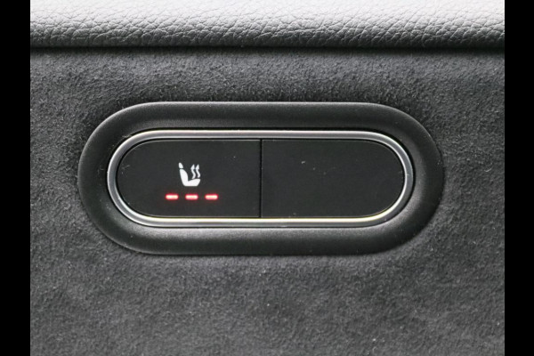 Mercedes-Benz A-Klasse 180 Business Solution AMG AMG Line | Achteruitrijcamera | Apple CarPlay | Spiegelpakket | Dodehoekassistent. Inclusief 48 maanden Mercedes-Benz Certified garantie voor Europa.