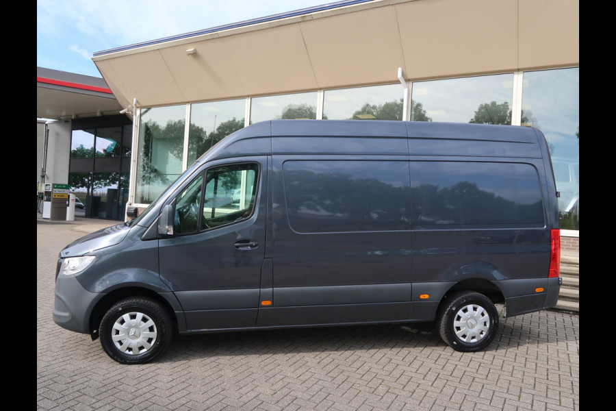 Mercedes-Benz Sprinter 316 2.2 CDI 163 PK AUT7 L2H2 + 3500 KG TREKHAAK / ADAPTIVE CRUISE / BREEDBEELD MBUX