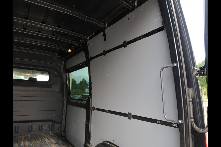 Mercedes-Benz Sprinter 316 2.2 CDI 163 PK AUT7 L2H2 + 3500 KG TREKHAAK / ADAPTIVE CRUISE / BREEDBEELD MBUX
