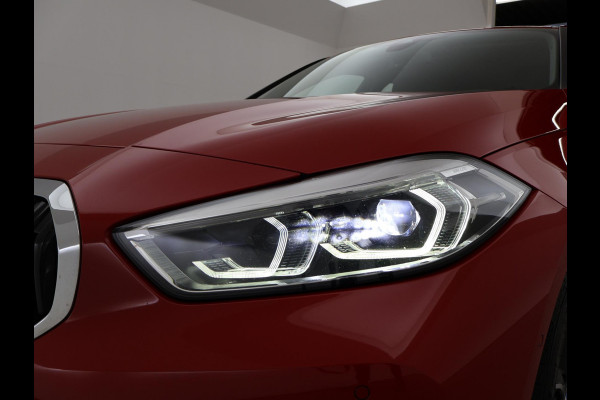 BMW 1-serie 116D LESAUTO DUBBELE BEDIENING HANDGESCHAKELD + CAMERA | SPORTSTOELEN | LED