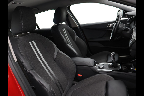 BMW 1-serie 116D LESAUTO DUBBELE BEDIENING HANDGESCHAKELD + CAMERA | SPORTSTOELEN | LED