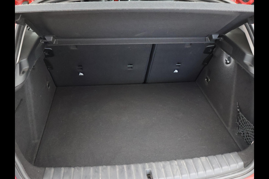 BMW 1-serie 116D LESAUTO DUBBELE BEDIENING HANDGESCHAKELD + CAMERA | SPORTSTOELEN | LED
