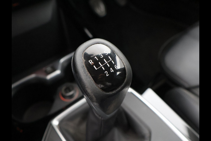 BMW 1-serie 116D LESAUTO DUBBELE BEDIENING HANDGESCHAKELD + CAMERA | SPORTSTOELEN | LED