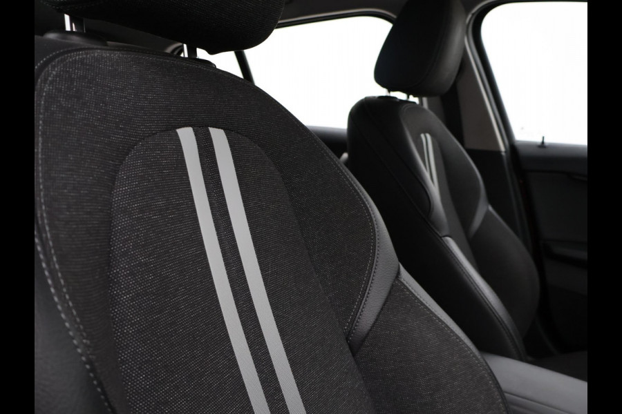 BMW 1-serie 116D LESAUTO DUBBELE BEDIENING HANDGESCHAKELD + CAMERA | SPORTSTOELEN | LED