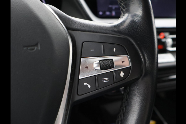BMW 1-serie 116D LESAUTO DUBBELE BEDIENING HANDGESCHAKELD + CAMERA | SPORTSTOELEN | LED