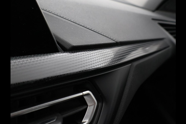 BMW 1-serie 116D LESAUTO DUBBELE BEDIENING HANDGESCHAKELD + CAMERA | SPORTSTOELEN | LED