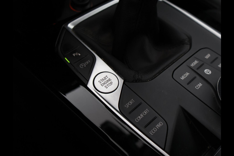 BMW 1-serie 116D LESAUTO DUBBELE BEDIENING HANDGESCHAKELD + CAMERA | SPORTSTOELEN | LED