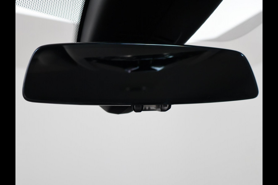 BMW 1-serie 116D LESAUTO DUBBELE BEDIENING HANDGESCHAKELD + CAMERA | SPORTSTOELEN | LED