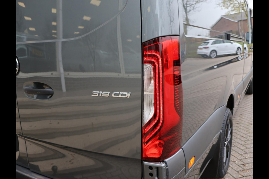 Mercedes-Benz Sprinter 319 3.0 CDI V6 190 PK L3H2 + LED / 360 CAMERA / DISTRONIC / 18 INCH / STOELVERWARMING