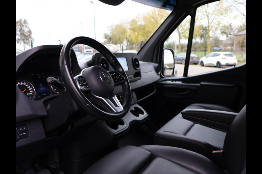 Mercedes-Benz Sprinter 319 3.0 CDI V6 190 PK L3H2 + LED / 360 CAMERA / DISTRONIC / 18 INCH / STOELVERWARMING