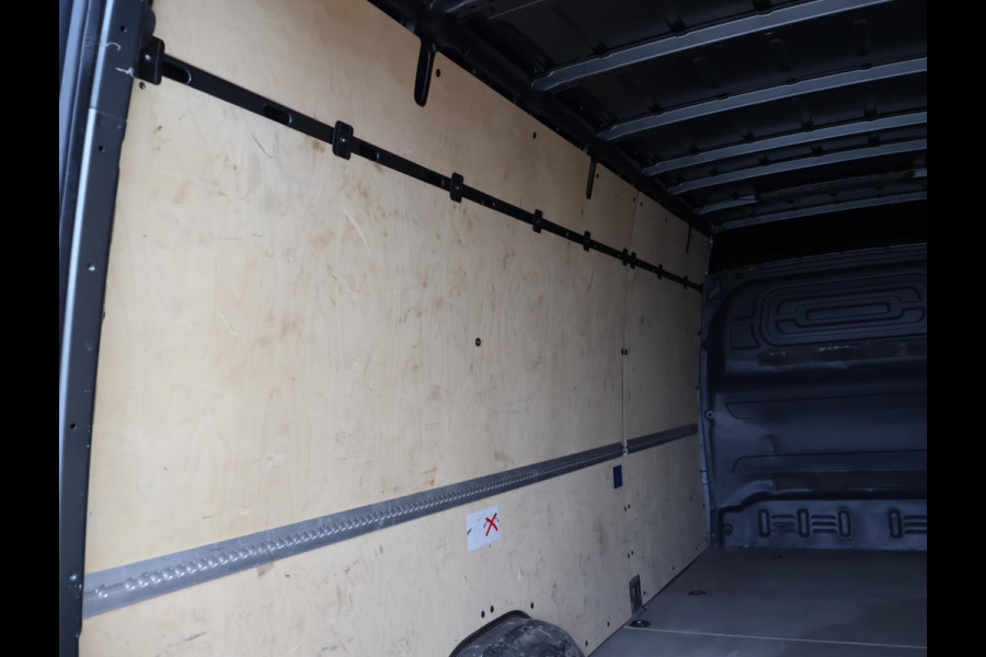 Mercedes-Benz Sprinter 319 3.0 CDI V6 190 PK L3H2 + LED / 360 CAMERA / DISTRONIC / 18 INCH / STOELVERWARMING