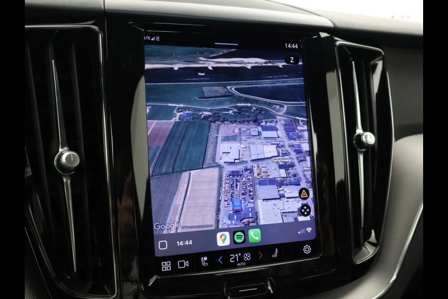 Volvo XC60 2.0 T6 PHEV 340 PK R-DESIGN + PANORAMA | STUUR/STOELVERW. | ADAPTIVE CRUISE