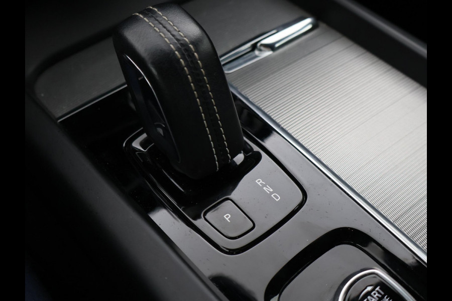 Volvo XC60 2.0 T6 PHEV 340 PK R-DESIGN + PANORAMA | STUUR/STOELVERW. | ADAPTIVE CRUISE