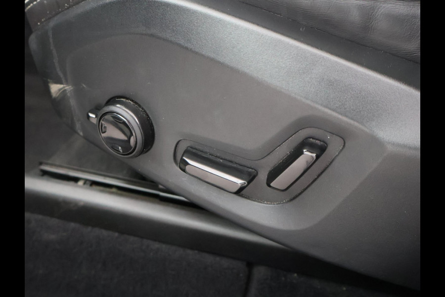 Volvo XC60 2.0 T6 PHEV 340 PK R-DESIGN + PANORAMA | STUUR/STOELVERW. | ADAPTIVE CRUISE