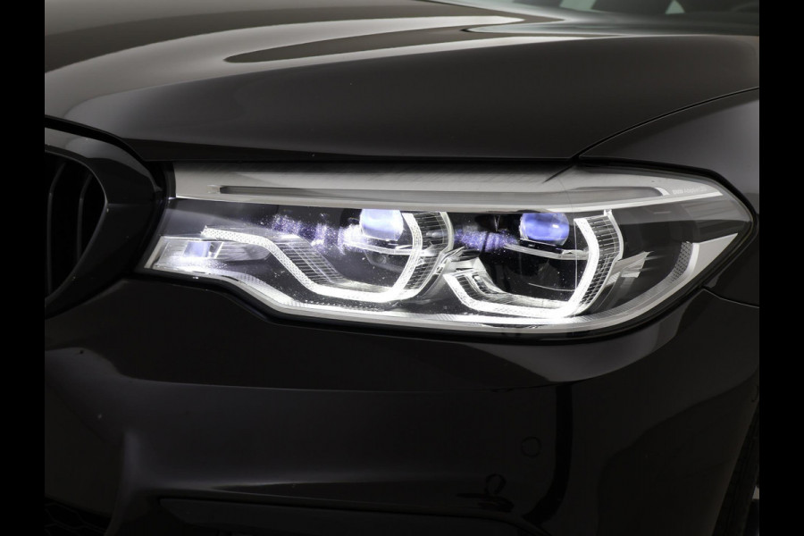 BMW 5 Serie Touring 520i 184 PK M-SPORT H.E. AUT. *ALMANDINBRAUN* + PANORAMA | NAPPA LEDER | HEAD-UP | 19 INCH