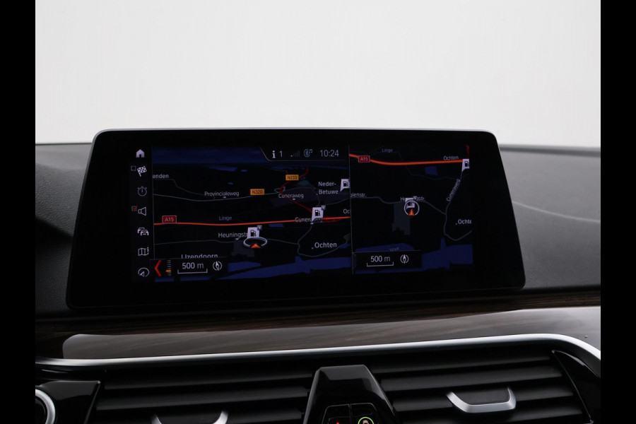 BMW 5 Serie Touring 520i 184 PK M-SPORT H.E. AUT. *ALMANDINBRAUN* + PANORAMA | NAPPA LEDER | HEAD-UP | 19 INCH