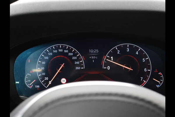 BMW 5 Serie Touring 520i 184 PK M-SPORT H.E. AUT. *ALMANDINBRAUN* + PANORAMA | NAPPA LEDER | HEAD-UP | 19 INCH