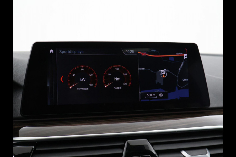 BMW 5 Serie Touring 520i 184 PK M-SPORT H.E. AUT. *ALMANDINBRAUN* + PANORAMA | NAPPA LEDER | HEAD-UP | 19 INCH