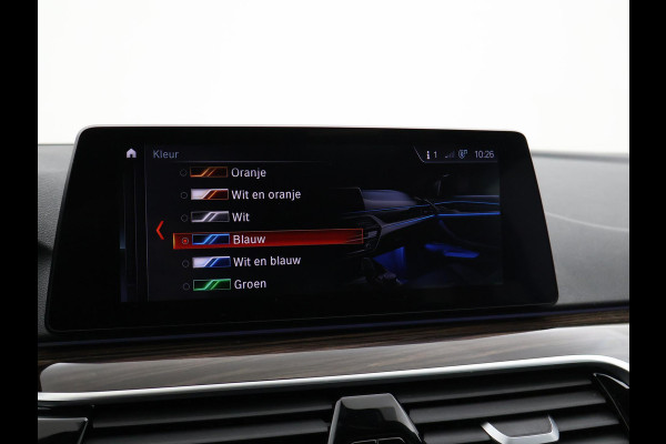 BMW 5 Serie Touring 520i 184 PK M-SPORT H.E. AUT. *ALMANDINBRAUN* + PANORAMA | NAPPA LEDER | HEAD-UP | 19 INCH