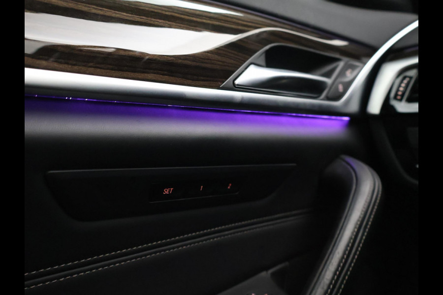 BMW 5 Serie Touring 520i 184 PK M-SPORT H.E. AUT. *ALMANDINBRAUN* + PANORAMA | NAPPA LEDER | HEAD-UP | 19 INCH