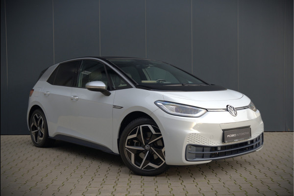 Volkswagen ID.3 First Plus 58 kWh | Stoelverwarming | Stuurverwarming | Camera | Adaptive Cruise Control | Navigatie | Standkachel | Keyless | Parkeersensoren | LED | Apple Carplay | BTW |