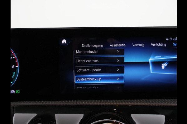 Mercedes-Benz CLA-Klasse Shooting Brake 250e PLUG-IN HYBRID AMG SPORT + PANORAMA / ELEKTR. TREKHAAK / MEMORY