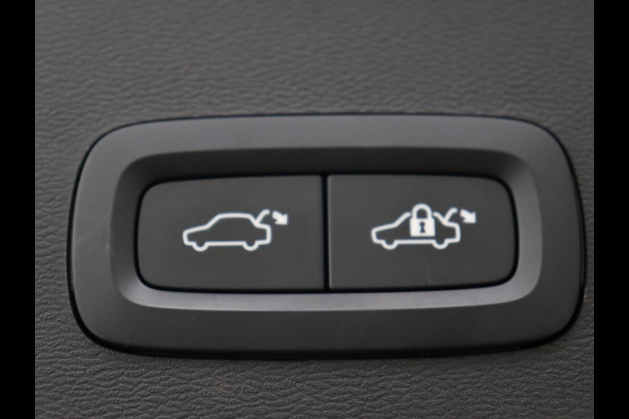 Volvo XC40 1.5 T5 Recharge R Design | Panoramadak | Trekhaak | Stoel & stuurverwarming | 360 Camera | Adaptive cruise | Harman/Kardon | Carplay | Leder/Alcantara | Keyless | Carplay | Navigatie | PHEV | Plug In