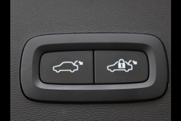 Volvo XC40 1.5 T5 Recharge R Design | Panoramadak | Trekhaak | Stoel & stuurverwarming | 360 Camera | Adaptive cruise | Harman/Kardon | Carplay | Leder/Alcantara | Keyless | Carplay | Navigatie | PHEV | Plug In