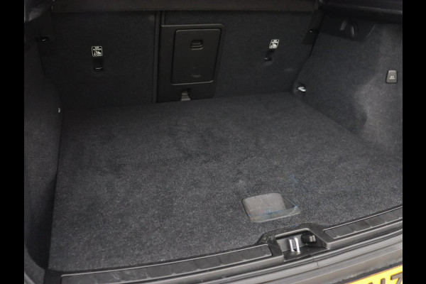 Volvo XC40 1.5 T5 Recharge R Design | Panoramadak | Trekhaak | Stoel & stuurverwarming | 360 Camera | Adaptive cruise | Harman/Kardon | Carplay | Leder/Alcantara | Keyless | Carplay | Navigatie | PHEV | Plug In