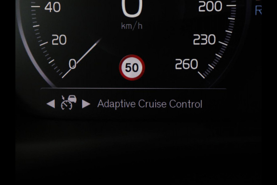 Volvo XC40 1.5 T5 Recharge R Design | Panoramadak | Trekhaak | Stoel & stuurverwarming | 360 Camera | Adaptive cruise | Harman/Kardon | Carplay | Leder/Alcantara | Keyless | Carplay | Navigatie | PHEV | Plug In