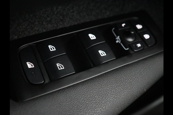 Volvo XC40 1.5 T5 Recharge R Design | Panoramadak | Trekhaak | Stoel & stuurverwarming | 360 Camera | Adaptive cruise | Harman/Kardon | Carplay | Leder/Alcantara | Keyless | Carplay | Navigatie | PHEV | Plug In