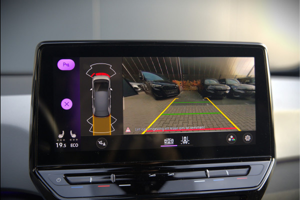 Volkswagen ID.3 First Plus 58 kWh | Stoelverwarming | Stuurverwarming | Camera | Adaptive Cruise Control | Navigatie | Standkachel | Keyless | Parkeersensoren | LED | Apple Carplay | BTW |