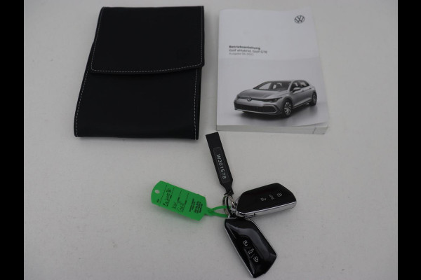 Volkswagen Golf 1.4 eHybrid Style | Stoelverwarming | Massage | Carplay | Sfeerverlichting | Navigatie | Memory | Adaptive cruise | Full LED | Parkeerhulp | Getint glas | PHEV | Plug In