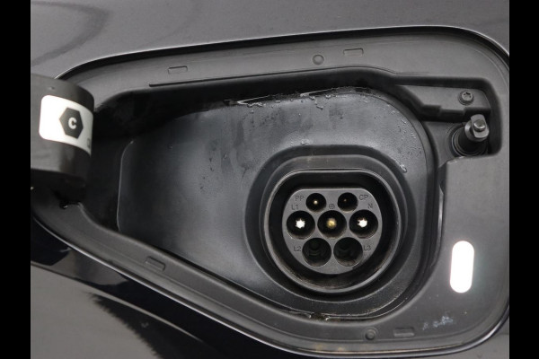 Volkswagen Golf 1.4 eHybrid Style | Stoelverwarming | Massage | Carplay | Sfeerverlichting | Navigatie | Memory | Adaptive cruise | Full LED | Parkeerhulp | Getint glas | PHEV | Plug In