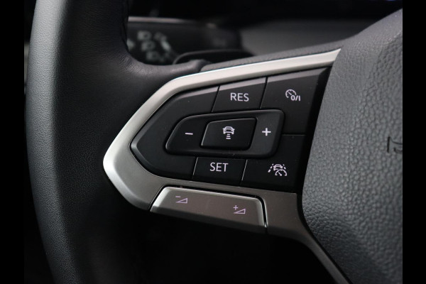 Volkswagen Golf 1.4 eHybrid Style | Stoelverwarming | Massage | Carplay | Sfeerverlichting | Navigatie | Memory | Adaptive cruise | Full LED | Parkeerhulp | Getint glas | PHEV | Plug In