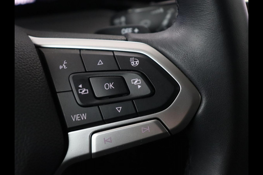 Volkswagen Golf 1.4 eHybrid Style | Stoelverwarming | Massage | Carplay | Sfeerverlichting | Navigatie | Memory | Adaptive cruise | Full LED | Parkeerhulp | Getint glas | PHEV | Plug In