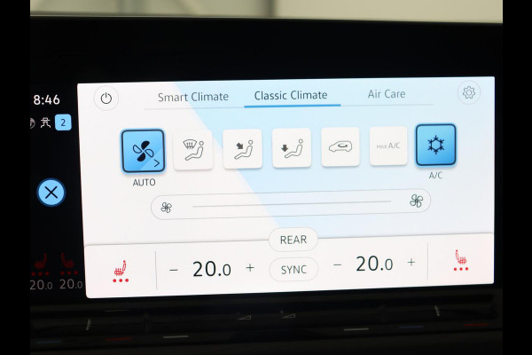 Volkswagen Golf 1.4 eHybrid Style | Stoelverwarming | Massage | Carplay | Sfeerverlichting | Navigatie | Memory | Adaptive cruise | Full LED | Parkeerhulp | Getint glas | PHEV | Plug In