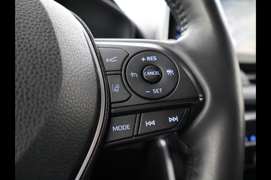 Toyota RAV4 2.5 218 PK HYBRID AUT. BI-TONE SELECTION + CARPLAY | ADAPTIVE CRUISE | CAMERA | STUUR/STOELVERW.
