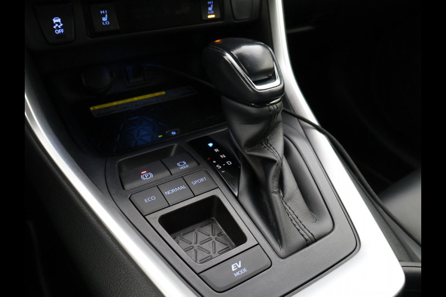 Toyota RAV4 2.5 218 PK HYBRID AUT. BI-TONE SELECTION + CARPLAY | ADAPTIVE CRUISE | CAMERA | STUUR/STOELVERW.