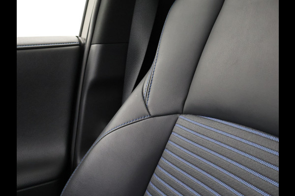 Toyota RAV4 2.5 218 PK HYBRID AUT. BI-TONE SELECTION + CARPLAY | ADAPTIVE CRUISE | CAMERA | STUUR/STOELVERW.