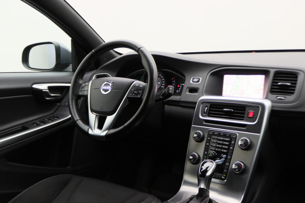 Volvo V60 1.5 T3 Polar+ Automaat Xenon, Navigatie, Stuur-/Stoelverw., Trekhaak, PDC