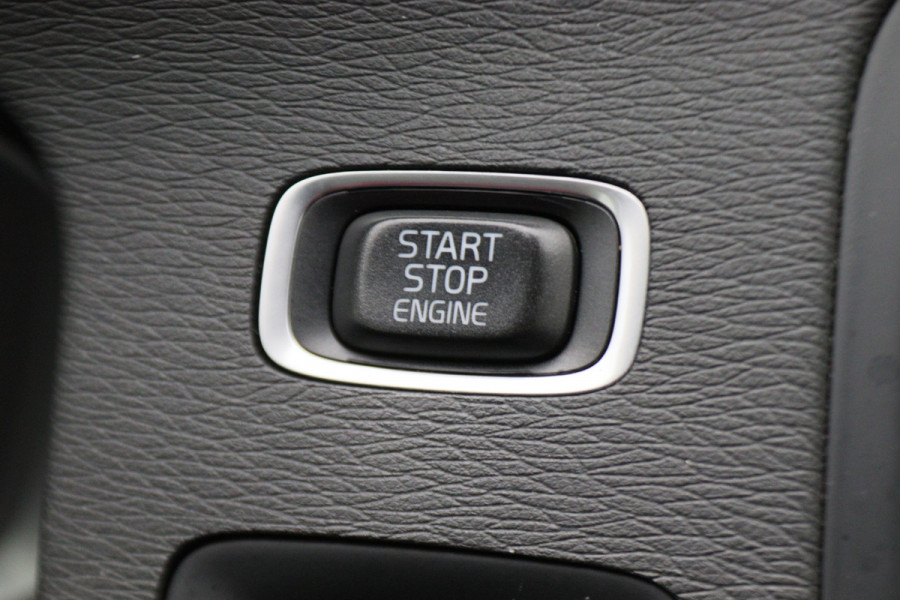Volvo V60 1.5 T3 Polar+ Automaat Xenon, Navigatie, Stuur-/Stoelverw., Trekhaak, PDC