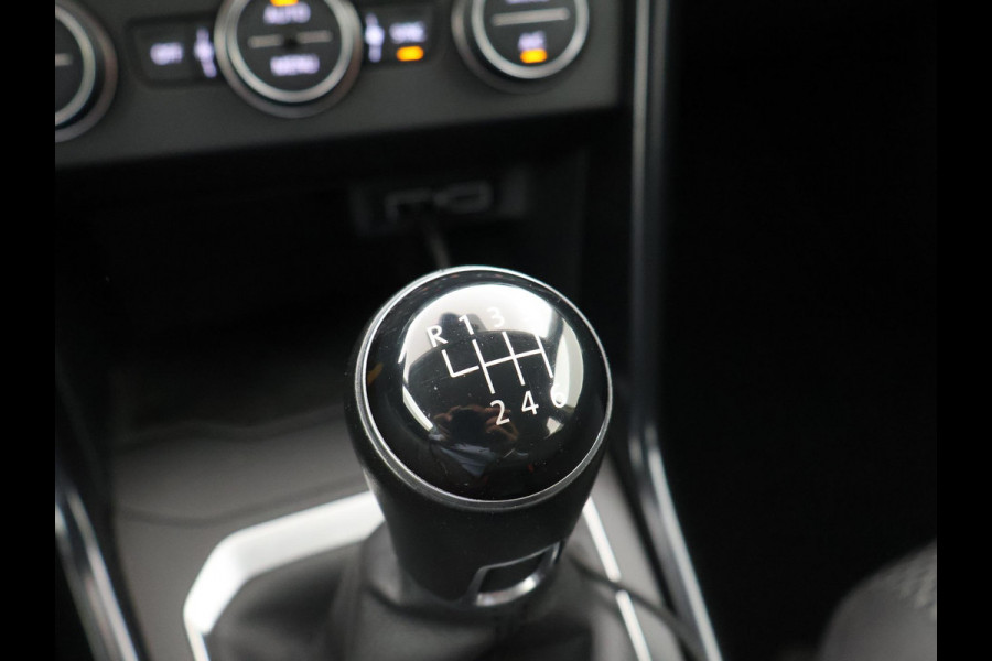 Volkswagen T-Roc 1.0 TSI + APPLE CARPLAY | TREKHAAK | STOELVERW. | KURKUMA YELLOW | CRUISE | PRIVACY