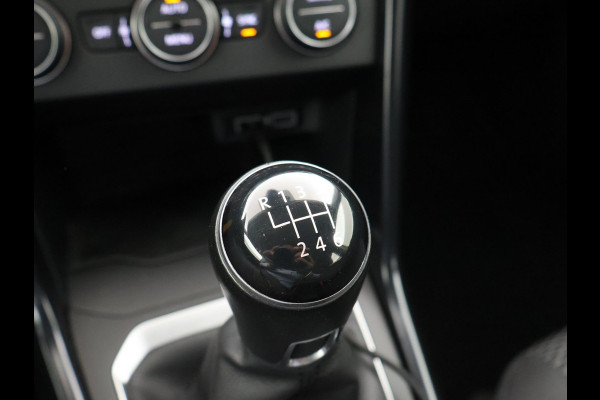 Volkswagen T-Roc 1.0 TSI + APPLE CARPLAY | TREKHAAK | STOELVERW. | KURKUMA YELLOW | CRUISE | PRIVACY