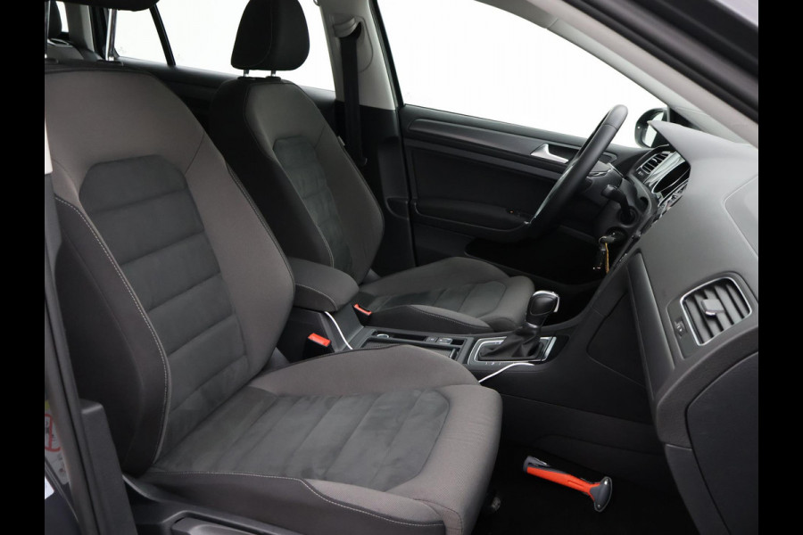 Volkswagen GOLF Variant 1.5 TSI 130 PK DSG AUT. + MASSAGE / ADAPTIVE CRUISE / CARPLAY / STOELVERW.